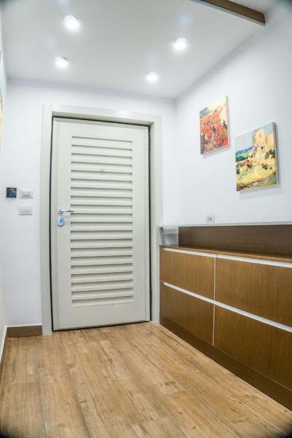 Venere Tirana Suite Εξωτερικό φωτογραφία